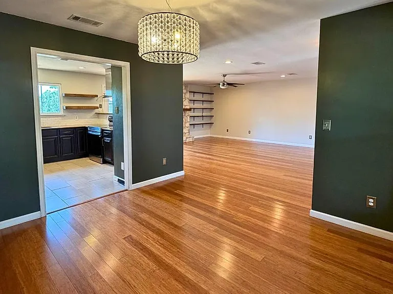11207 Terrace Bluff Dr — Photo 9