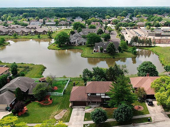 2nd image of 8117 Uxbridge Dr