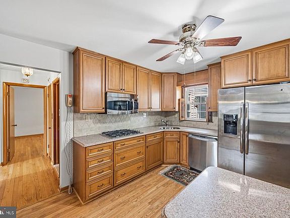 2nd image of 6231 Groveland Rd