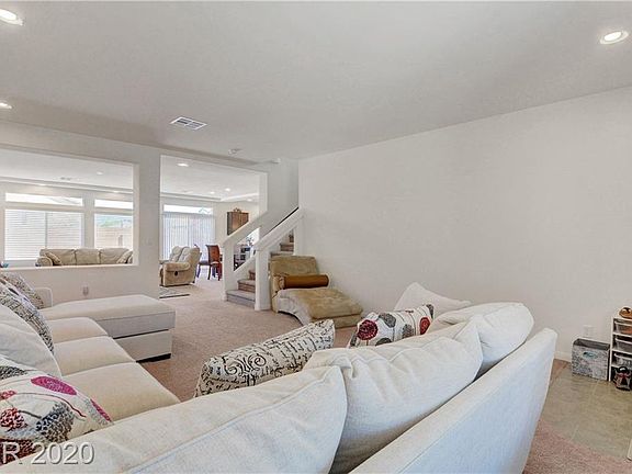 4th image of 8140 Hunter Hill Ct