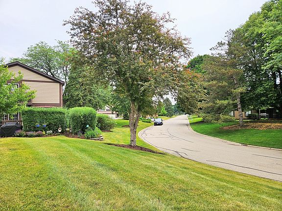 3rd image of 1932 Golf View Dr
