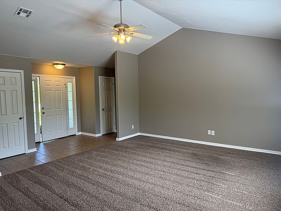 2nd image of 6 Olmsted Ln
