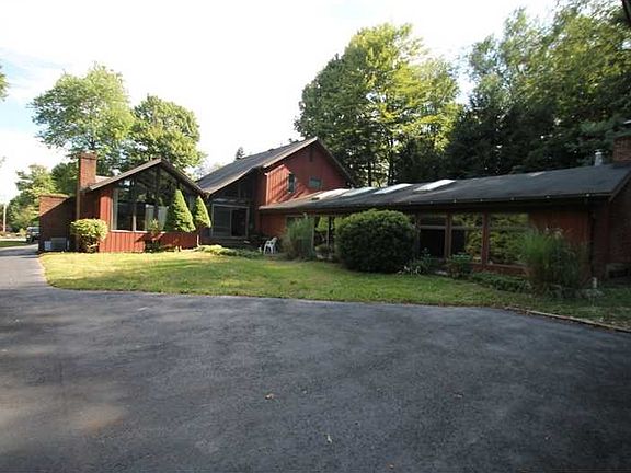 2nd image of 19 Woodstone Dr