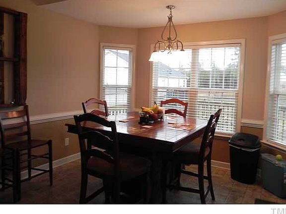 5th image of 825 Black Angus Dr
