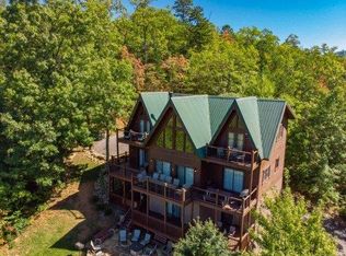 2566 Misty Shadows Dr, Sevierville, TN 37862