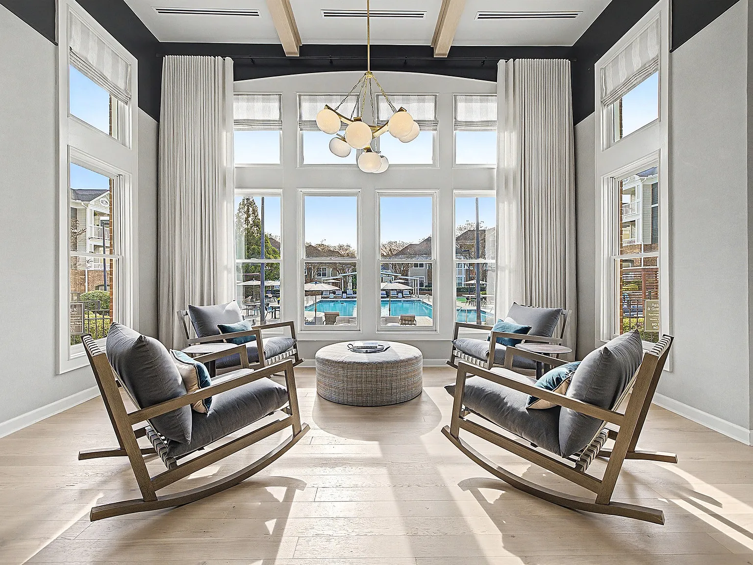 The Reserve at Meadowmont Apartments and Townhomes — Photo 2