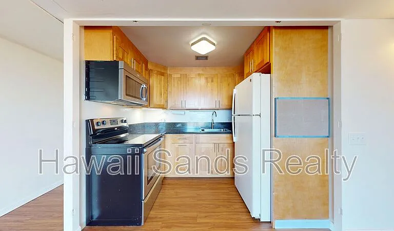 225 Queen St #21H — Photo 3