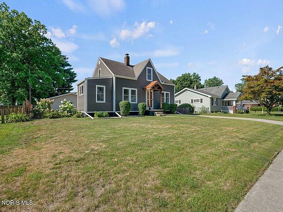 4th image of 7019 Almaine Dr