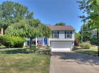 7835 Saint James Dr, Mentor, OH 44060