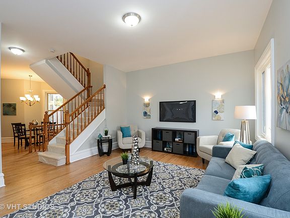 3rd image of 120 Lake St APT B