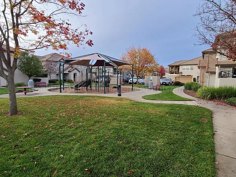 105 Cezanne Ln — Photo 25
