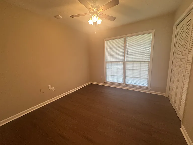 7601 Edgewater Dr — Photo 15