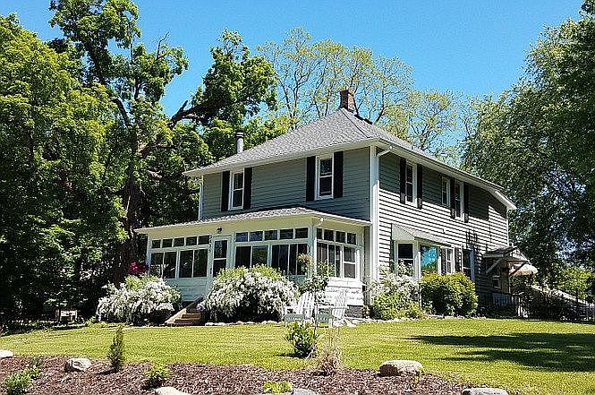 2nd image of 3435 Montgomerie Ave