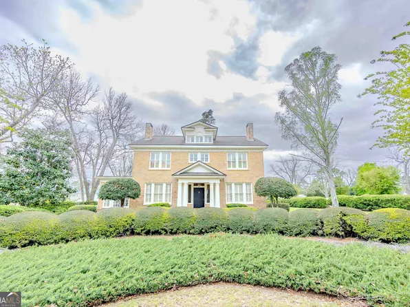 39 W Graham St, Mc Rae, GA 31055