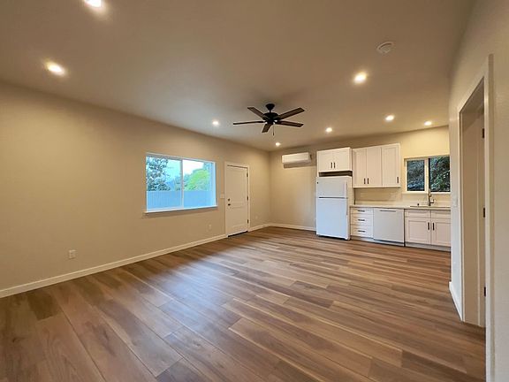5th image of 2991 Hilltop Dr #3011