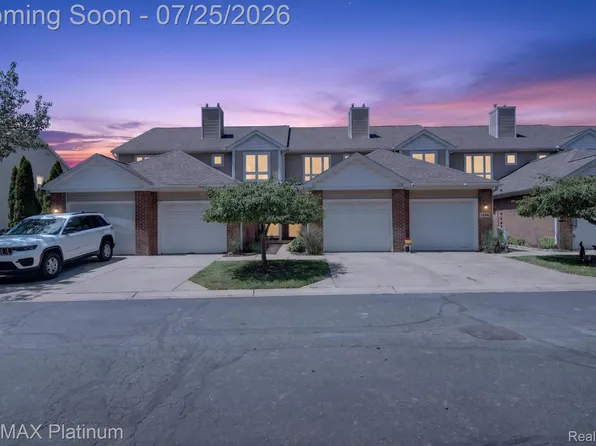 5510 Woodruff Shore Dr #25, Brighton, MI 48116