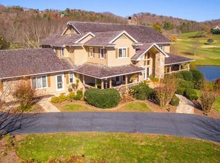 1379 Mountain Harbour Dr, Hayesville, NC 28904
