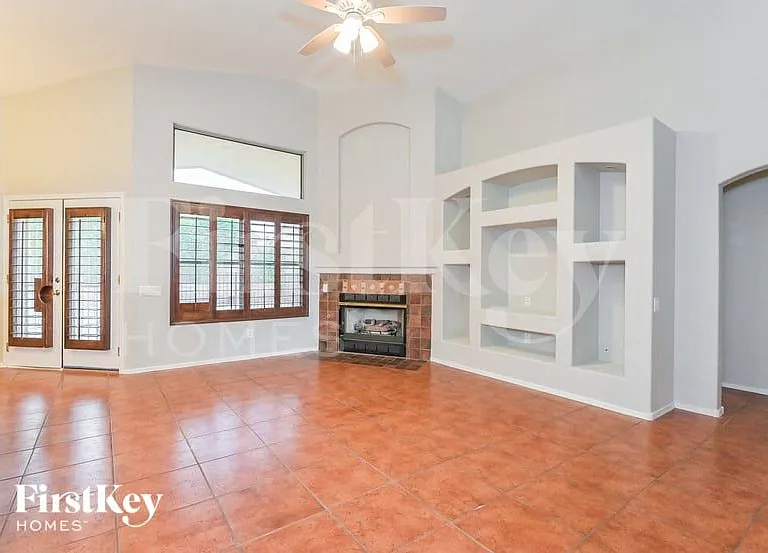 616 S Rincon Rising Rd — Photo 3
