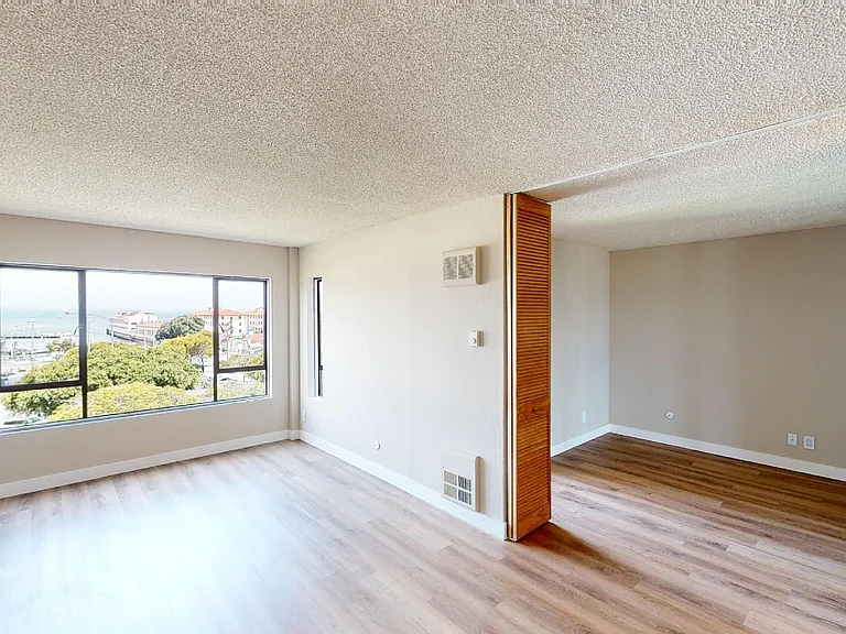 Marina Cove Apartments — Photo 41
