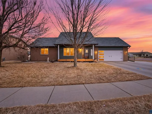 900 N James Ave, Tea, SD 57064