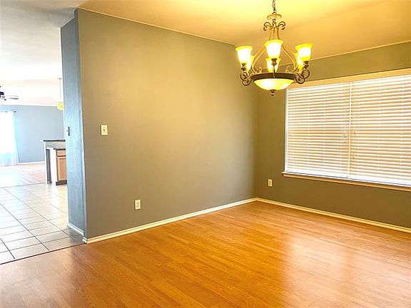 3rd image of 9513 Palm Valley Dr