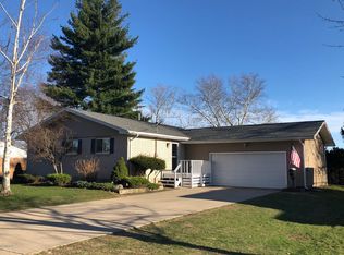 141 Paras Hill Dr, Hartford, MI 49057