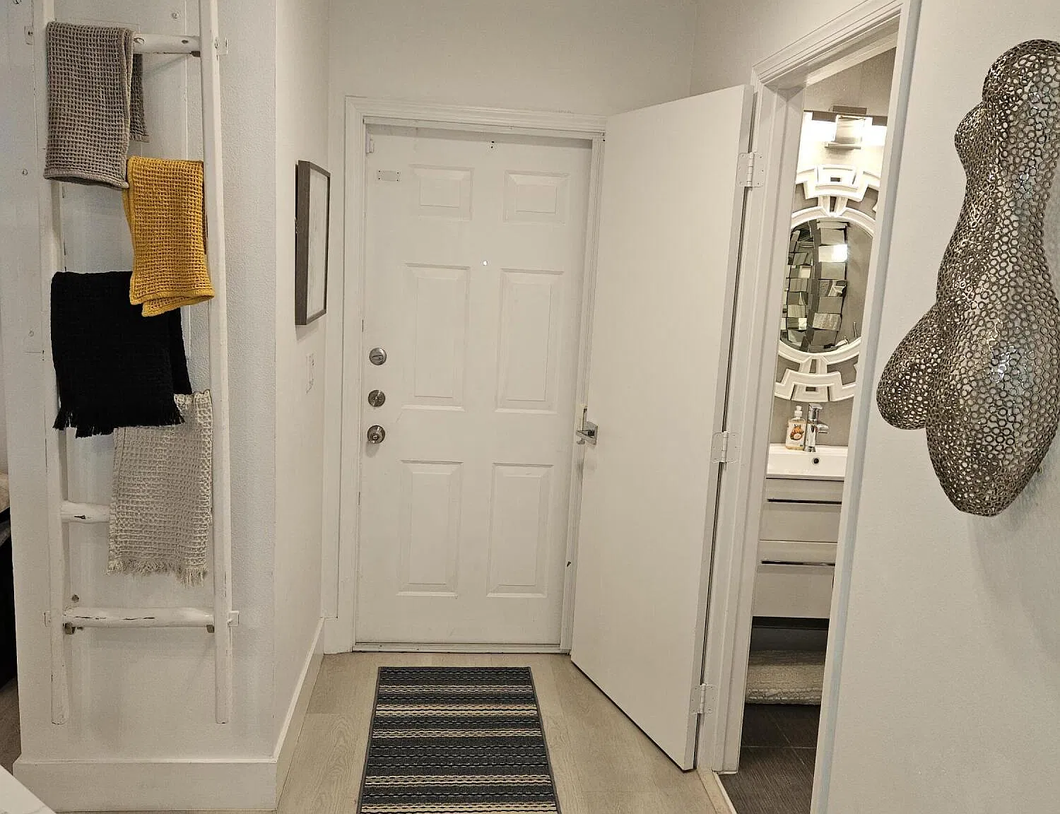 3 bed, 2.5 bath, 1386 sqft, $3,000 — Photo 2