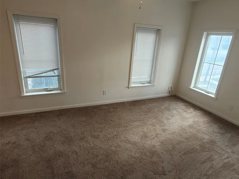 145 Floral Ave #4 — Photo 3