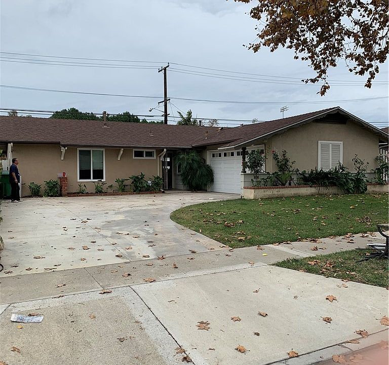 1st image of 3230 W Hood Ave