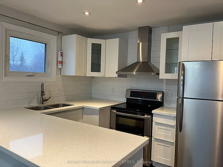 211 Silverbirch Dr #UPPER — Photo 3