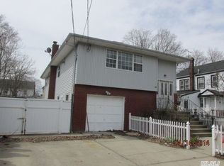 18 Jefferson Pl, Hempstead, NY 11550