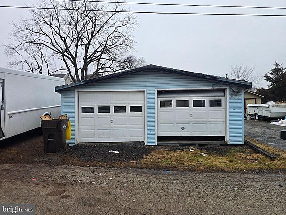 2nd image of 623 Bridge St