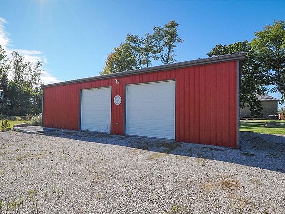 4th image of 1635 Lakeshore Rd