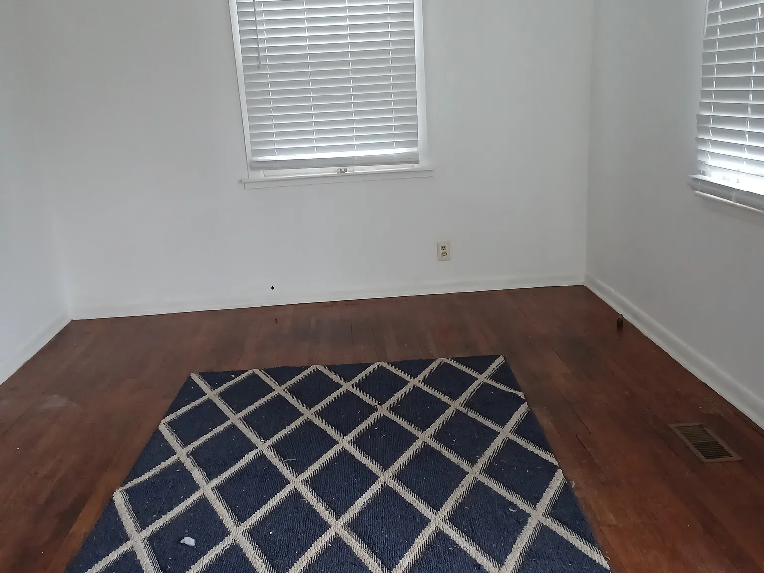 2 bed, 800 sqft, $1,800 — Photo 2