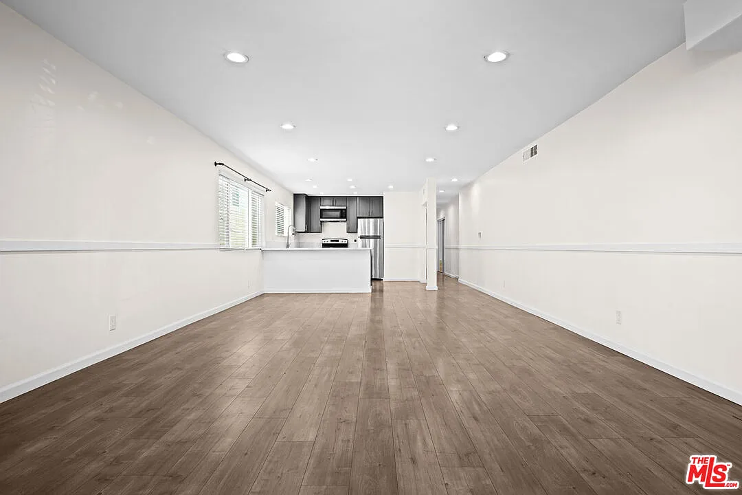 2 bed, 2.0 bath, 1500 sqft, $3,495 — Photo 2