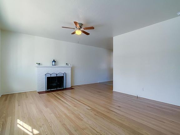 3rd image of 1823 Hermosa Dr NE