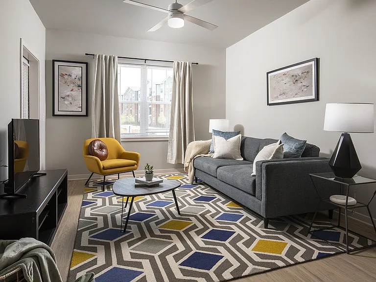 Middle Creek Lofts — Photo 10
