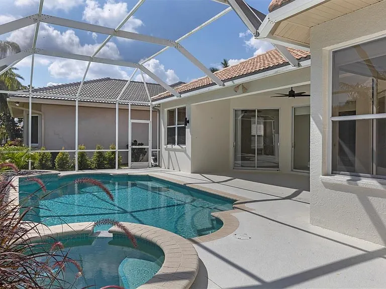 8501 Park Shore Ln — Photo 36