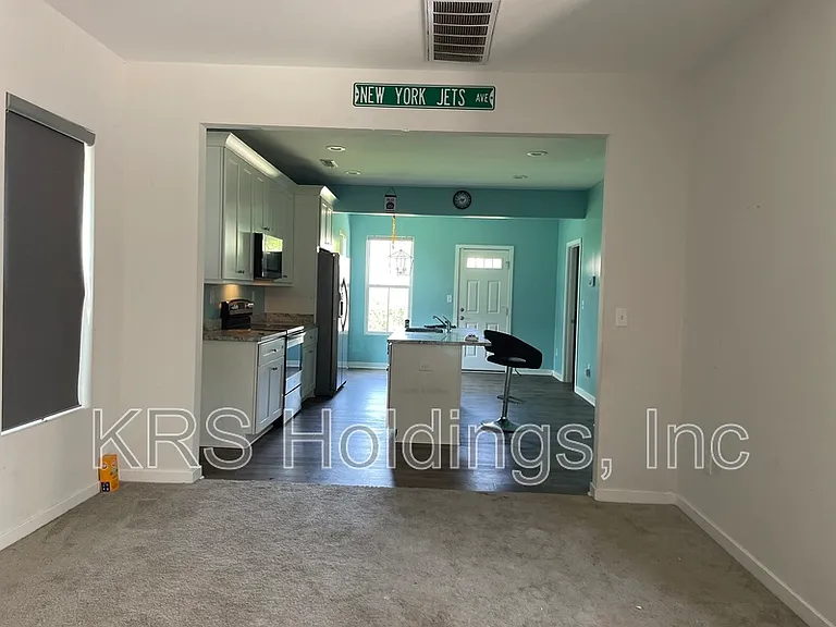 1333 Reservoir Ave — Photo 9