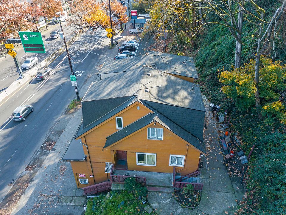 1st image of 2451 Aurora Ave N #1