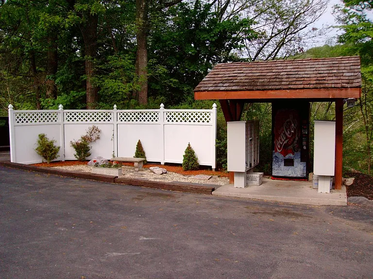 1145 Hillside Dr — Photo 16