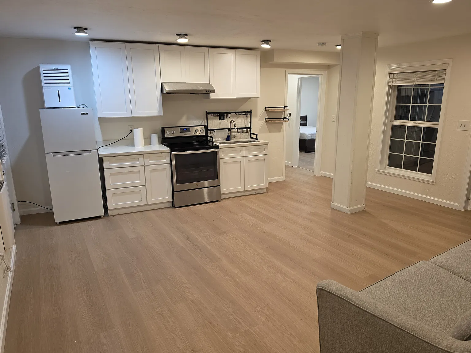 2 bed, 725 sqft, $4,700 — Photo 1