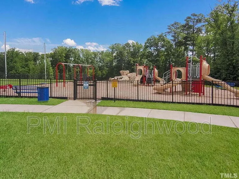 5028 Arkose Dr — Photo 29