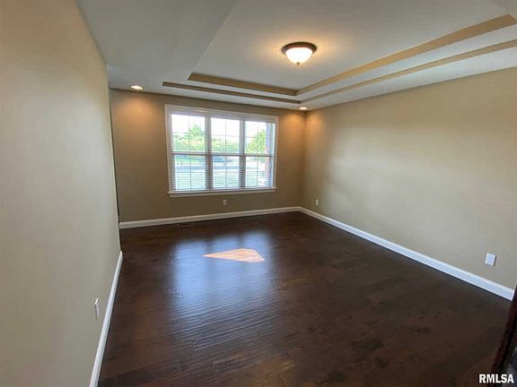5th image of 801 Thornridge Dr