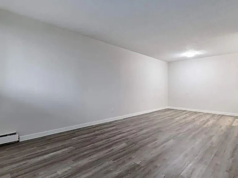 1020 Matheson Dr — Photo 18
