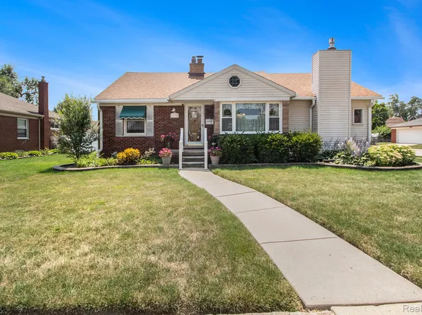 995 Liberty Ave, Lincoln Park, MI 48146