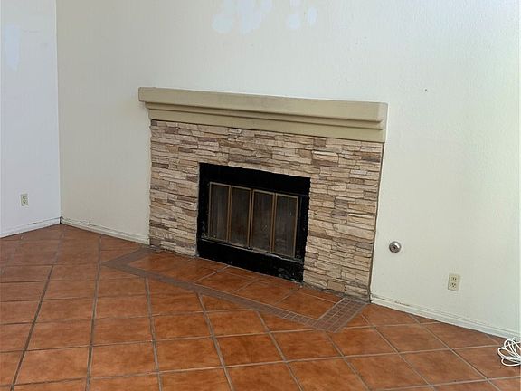 4th image of 12118 Ponce De Leon Dr