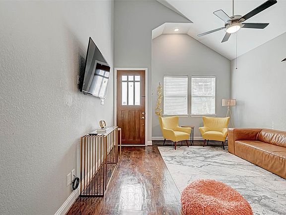 4th image of 5411 Camaguey St