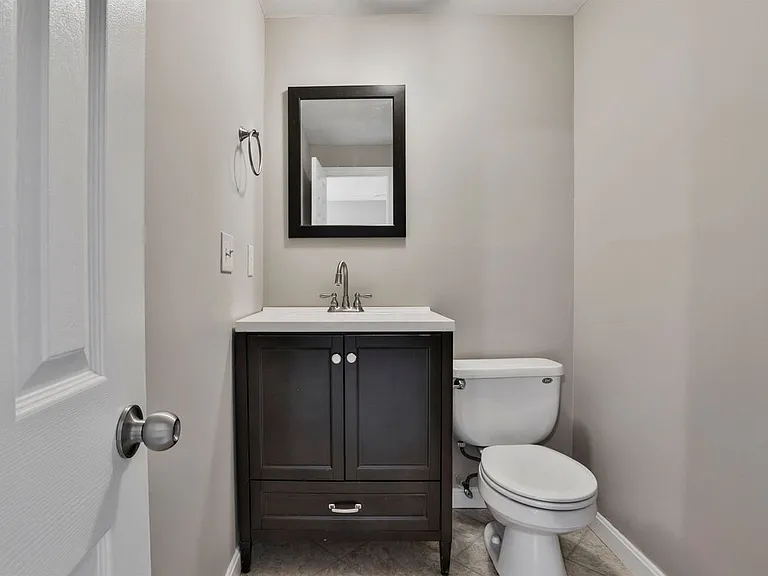 37 Cannongate III Rd — Photo 12