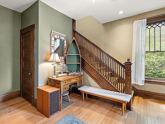 2nd image of 20 Fuller Ave SE